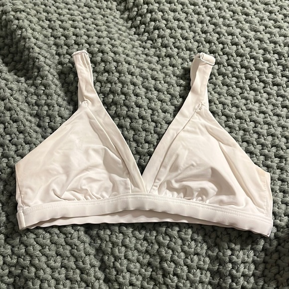 White bikini top - Picture 1 of 3